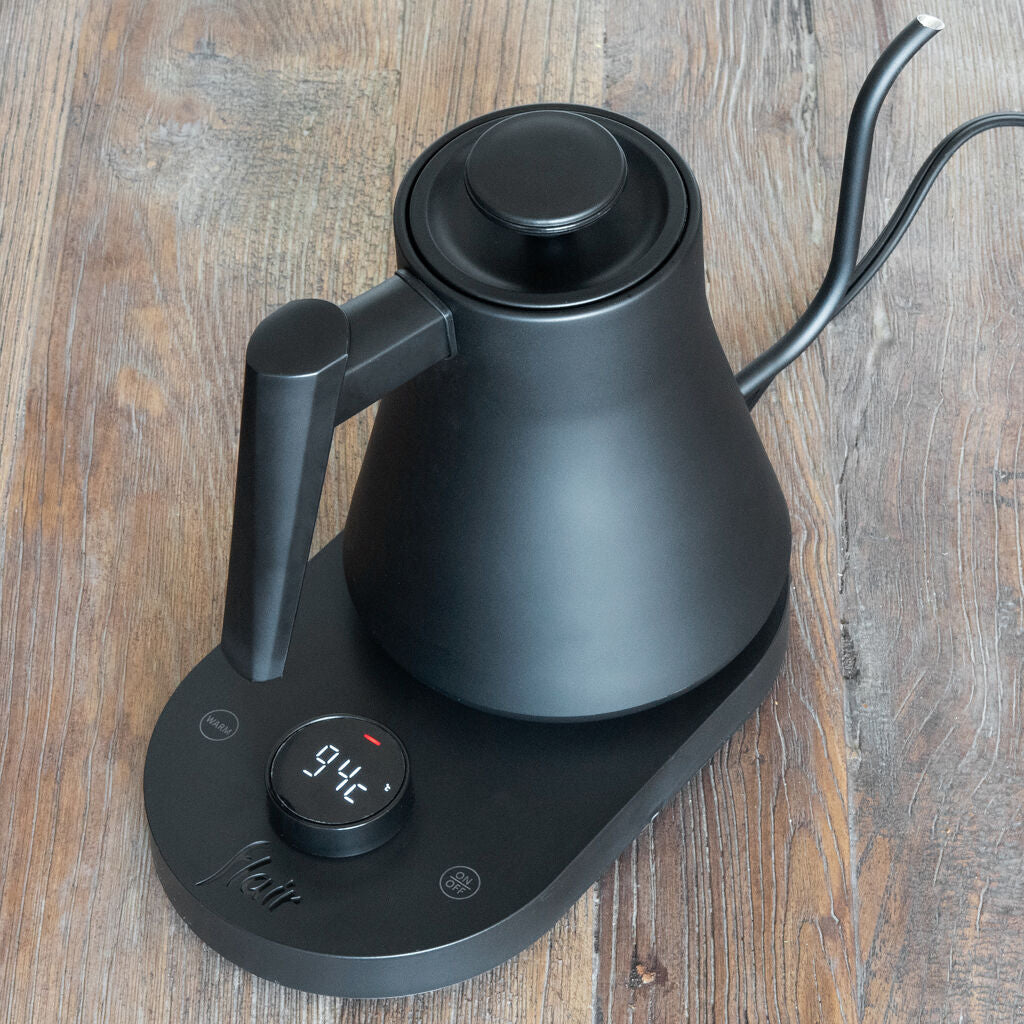 Flair Cafe Kettle From Above With Temperature Reading in Celsius