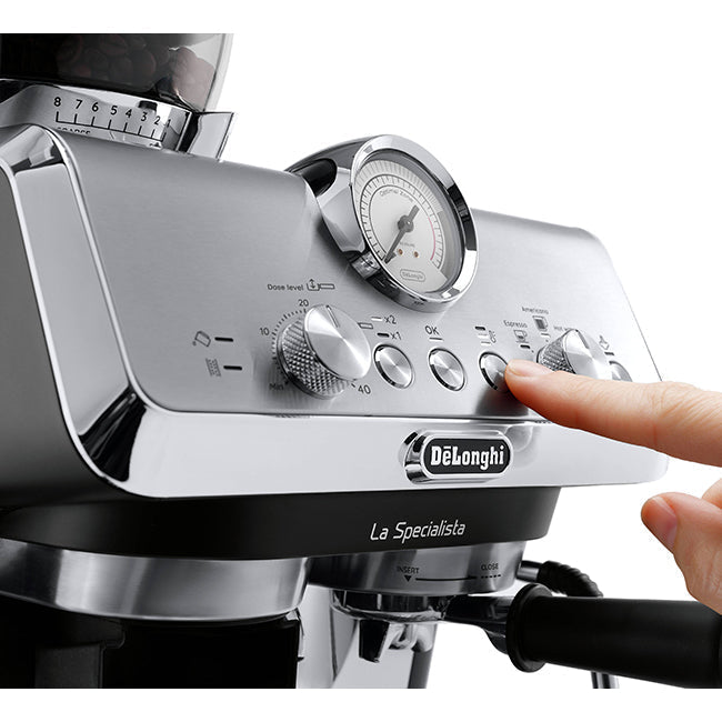 DeLonghi La Specialista Arte Pump Espresso Coffee Machine EC9155.MB