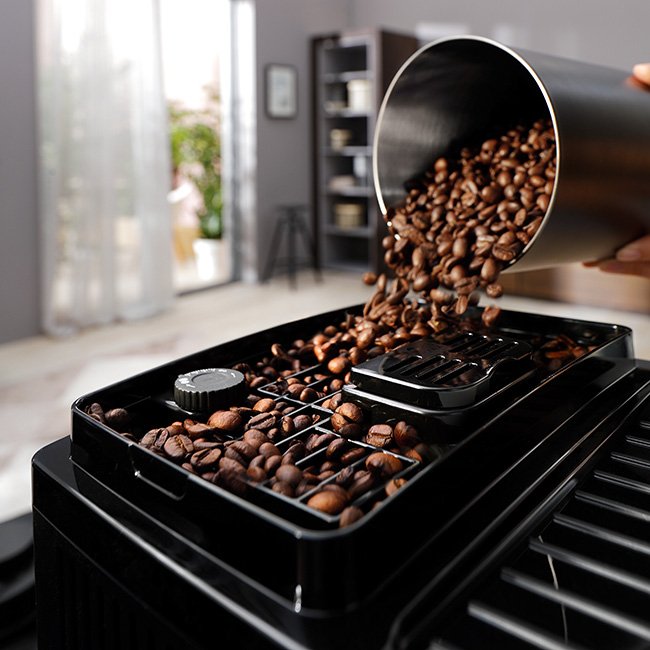 DeLonghi Magnifica Start Bean To Cup Coffee Machine ECAM220.21.B