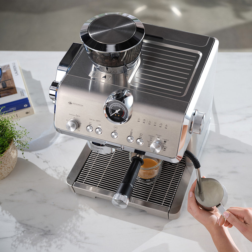 DeLonghi La Specialista Opera Manual Pump Espresso Coffee Machine EC9555.M