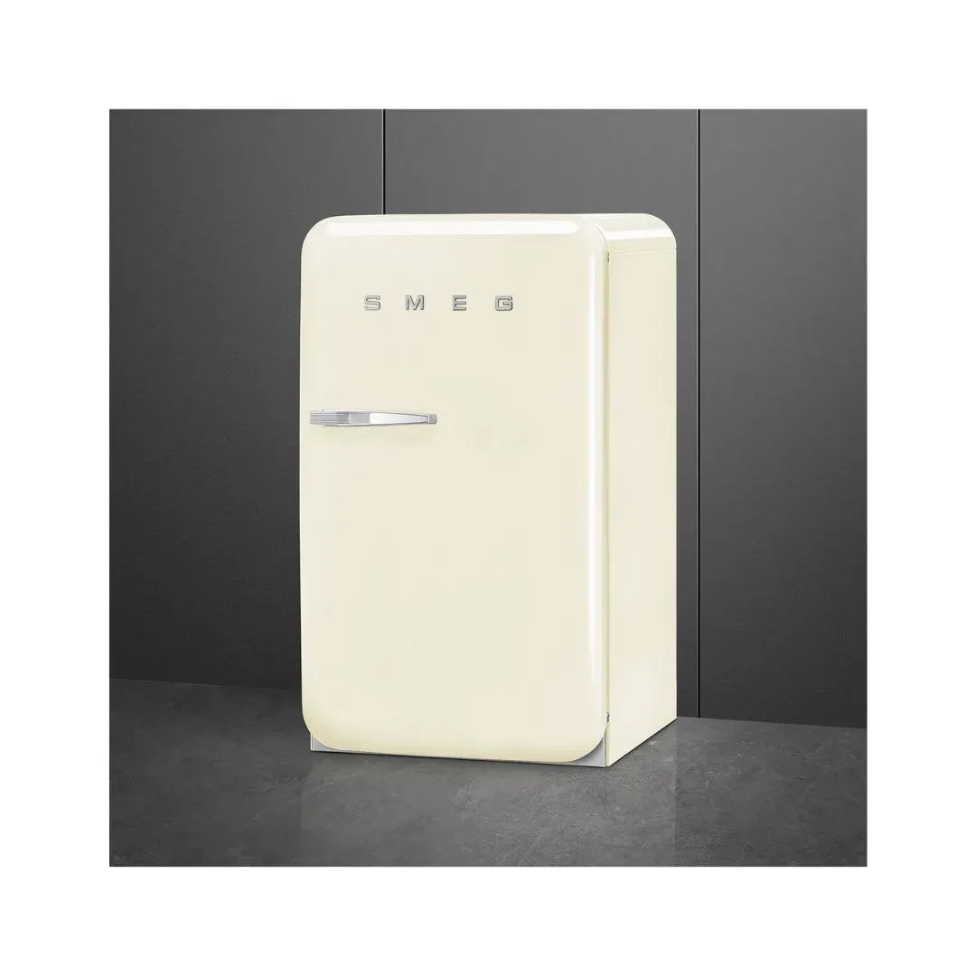 https://www.tafelberg.co.za/stores/za.co.storefront7.tafelberg/products/fab10hr/pictures/smeg-55cm-retro-right-hinge-bar-fridge-fab10hr-05_qwbc.jpg